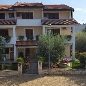 Nevija *** Poreč